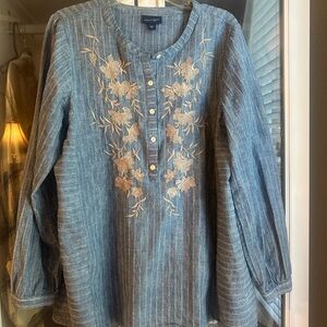 Chic J. Jill Denim Embroidered tunic size large EUC